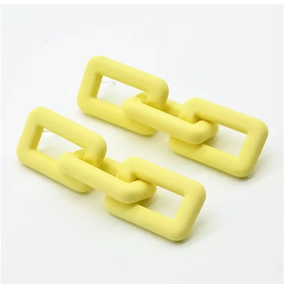 ✨New Acrylic Chain Link look Yellow Post or Stud Earrings. - Picture 3 of 5